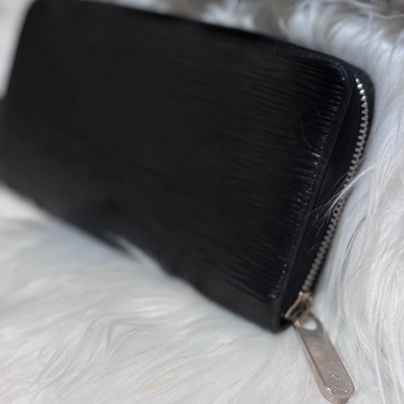 Louis Vuitton Epi Leather Zippy Long Wallet - Picture 3 of 8